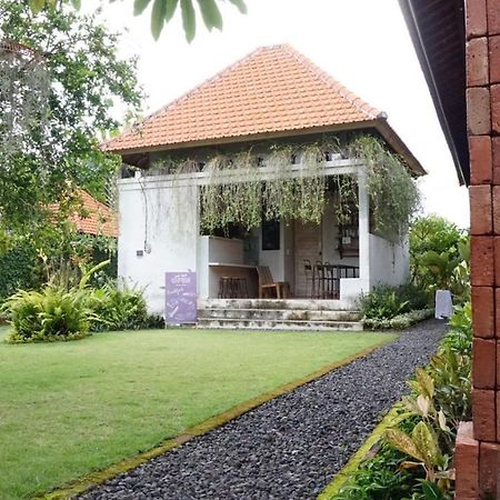 Louto Dmell Guesthouse Sanur Dış mekan fotoğraf